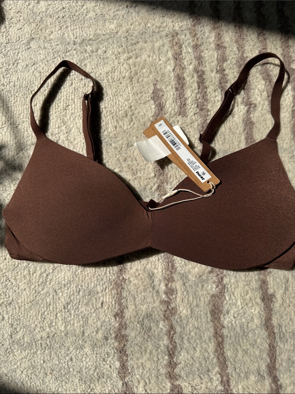 Skims Wireless Form pushup plunge 32A cocoa NWT